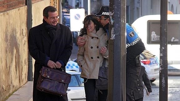 Abren expediente disciplinario a los dos policías que acompañaron a Raquel Gago a la Audiencia