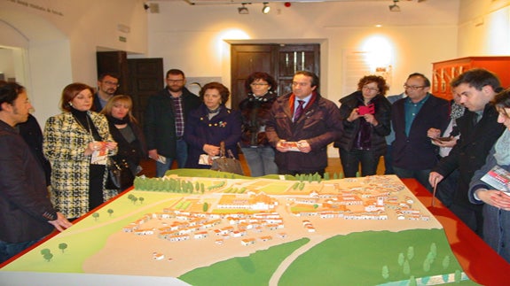 El Ayuntamiento de Arévalo abre el IV Centenario de la Muerte de Cervantes con una exposición sobre Fray Juan Gil