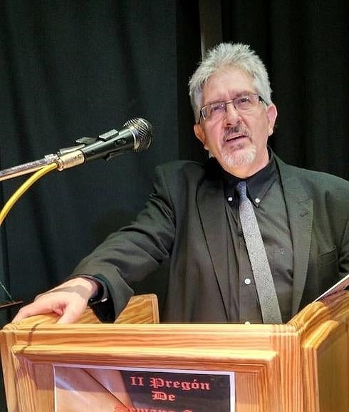 «La lírica, la poesía, junto a la oración, reflejan a la perfección la Pasión de Cristo»