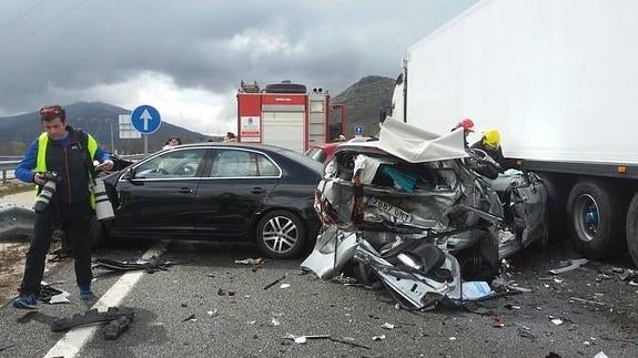 El granizo convierte en pesadilla el fin de semana en las carreteras de Castilla y León