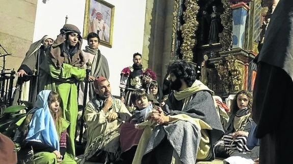 El Auto de Pasión de Cateja Teatro llena de emoción la iglesia mogarreña
