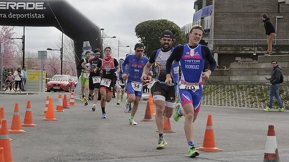 José Almagro y Ángela Tejedor, vencedores del II Duatlón Sprint Laguna de Duero