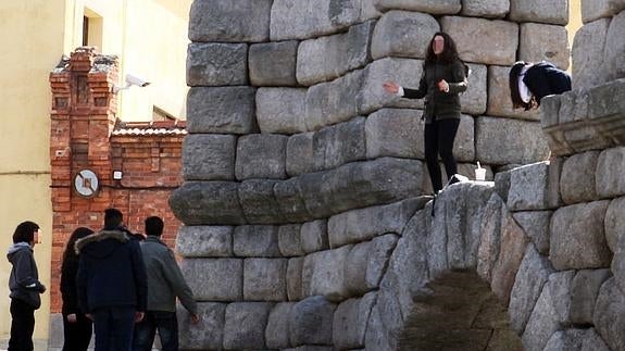 Esta es la foto que indigna a la alcaldesa de Segovia