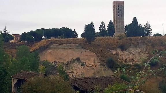 Persiste la amenaza de derrumbes en la ladera del Eresma en Coca