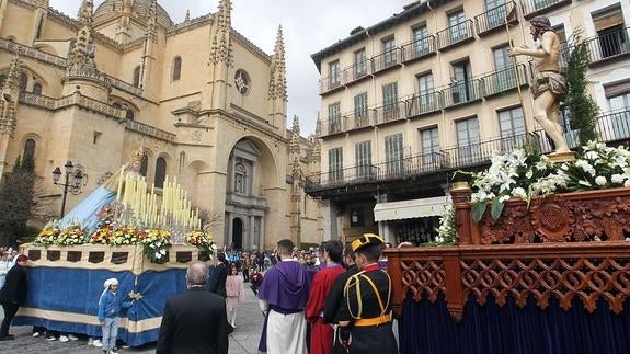 La Procesión del Resucitado cierra la Semana Santa segoviana