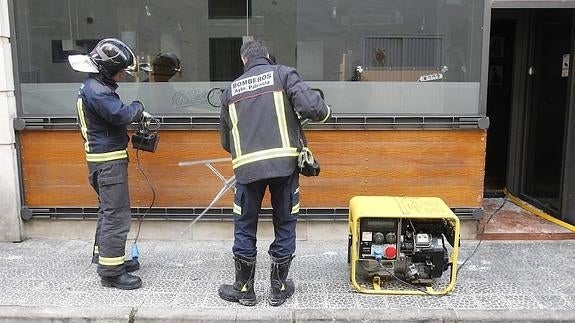 Los vecinos del bloque del Foster’s, desalojados de sus casas durante cinco días