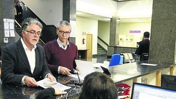 729 firmas contra el estado de la carretera de Frades