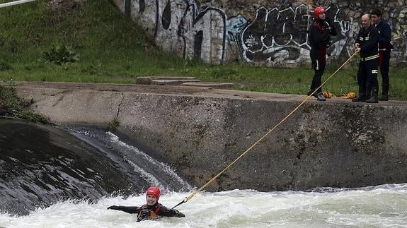 Ponferrada ayudará a la familia del niño fallecido en el río Sil en su repatriación a Rumanía