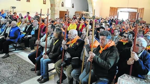 El Vía Lucis celebra sus 20 años con un homenaje a Ángel Domínguez