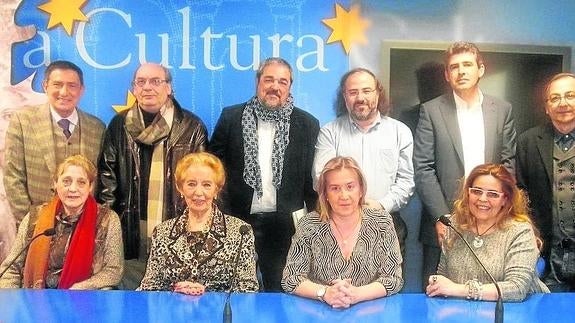 Ingrid Valencia y José Pulido ganan el Pilar Fernández Labrador de poesía