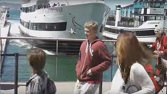 Siete heridos tras estrellarse un barco contra el muelle en San Diego