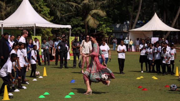 Los duques de Cambridge se relajan en La India
