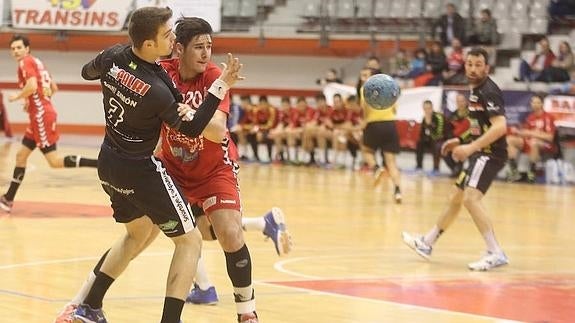 El Viveros Herol BM Nava cae derrotado en Gijón