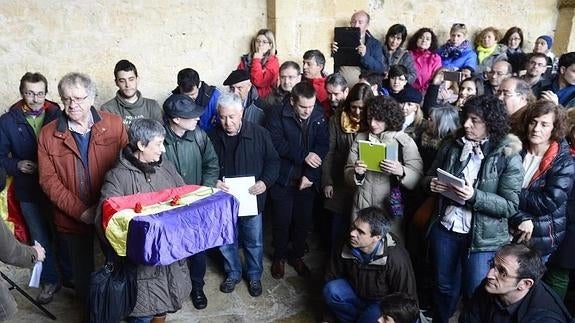 Los restos de once presos de la cárcel franquista de Valdenoceda, en Burgos, vuelven con sus familias