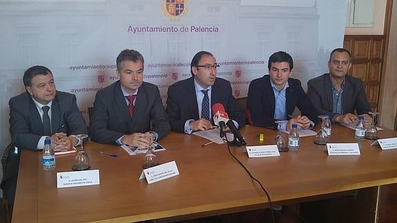 Aquona cede 20.000 euros para que ninguna familia necesitada en Palencia se quede sin agua