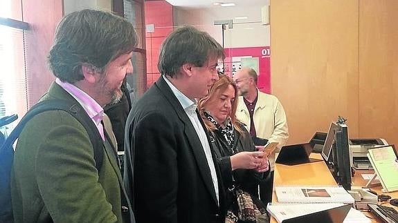 Carta reivindicativa con 32.000 firmas dirigidas al presidente catalán