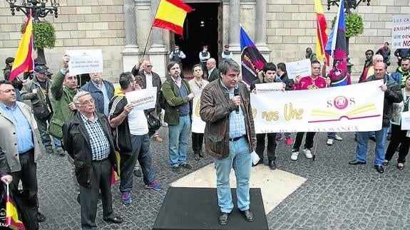 La movilización por el Archivo llega a las mismísimas puertas de la Generalitat