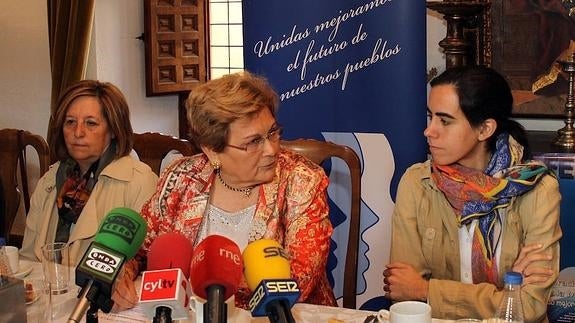 Femur pide menos burocracia para favorecer el emprendimiento de la mujer en los pueblos
