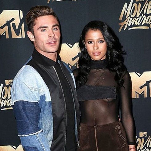 Zac Efron borra de Instagram todas las fotografías de su exnovia Sara Miró