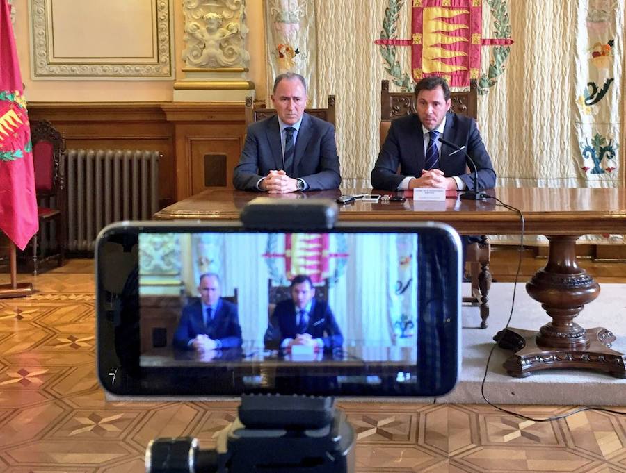 El Ayuntamiento acuerda iniciar el expediente para anular el aval de De la Riva al crédito del tren