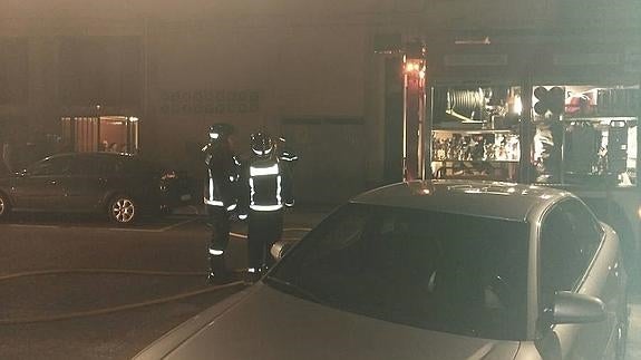 Un incendio en Palencia obliga a desalojar un edificio