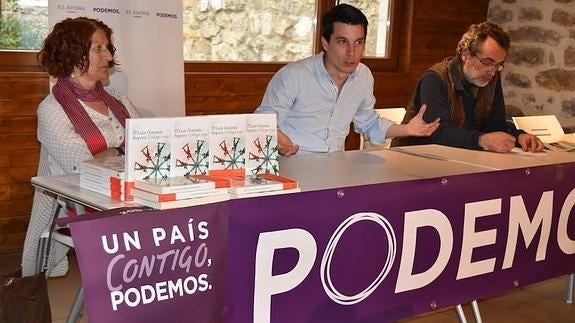 El exteniente Luis Gonzalo presenta su libro 'Código Rojo' en Aguilar de Campoo