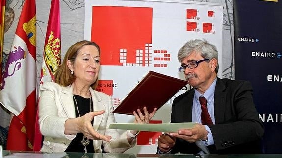 La Ministra de Fomento, Ana Pastor, visita León