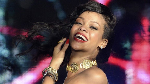 Rihanna pone en marcha un plan de becas para ir a la Universidad