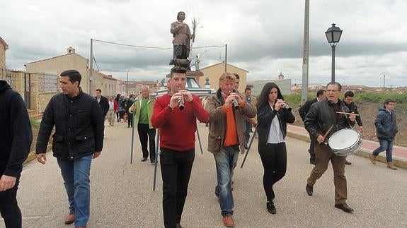 Los agricultores y ganaderos de Cantimpalos festejan a San Isidro