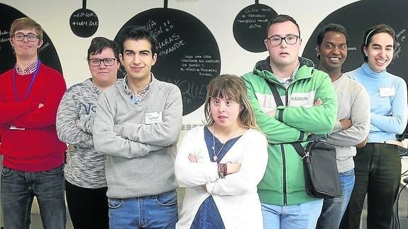 Once jóvenes con discapacidad intelectual ejercen como conserjes en edificios públicos de Palencia
