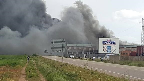 Embutidos Rodríguez compromete la inmediata reconstrucción de la planta