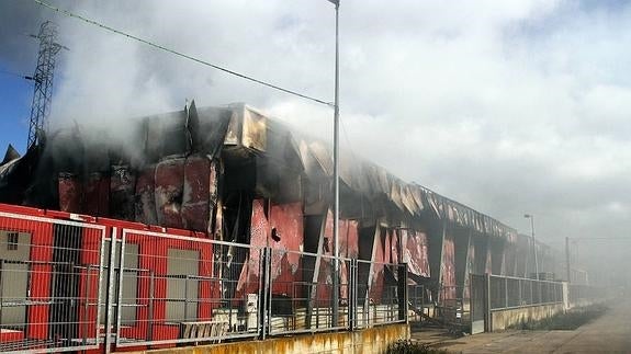 Asaja confía en que Embutidos Rodríguez reconstruya la fábrica