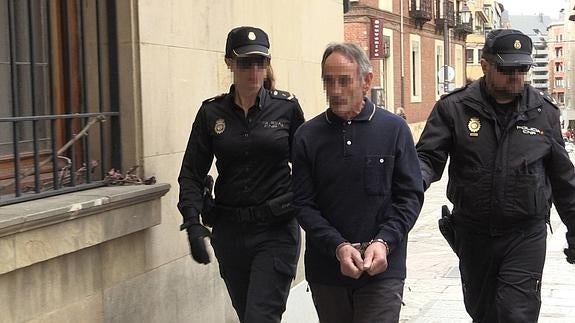 El acusado del crimen de Redipuertas afirma que nunca quiso matar a su prima aunque reconoce que le «sacó de quicio» en una discusión