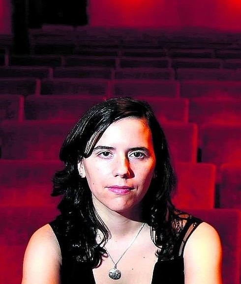 Elisa Martín Ortega aborda la intimidad y la maternidad en su poemario 'Alumbramiento'