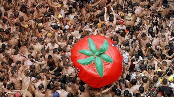 Nigeria se enfada con la Tomatina