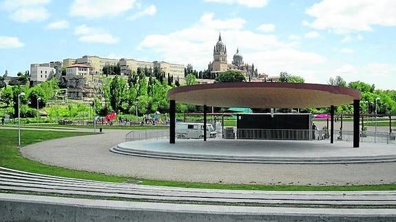 El escenario del parque de Nebrija sólo se ha utilizado una vez desde su inauguración