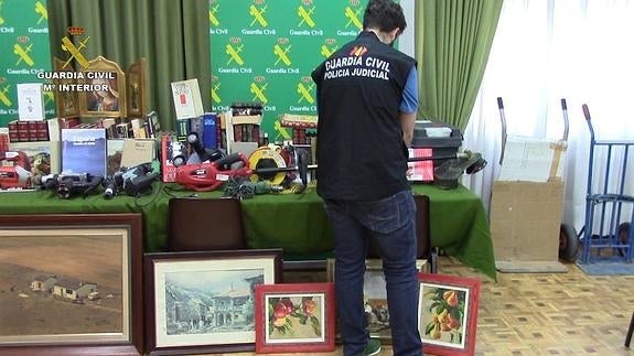 Detenido un agricultor jubilado de Trigueros acusado de 52 robos