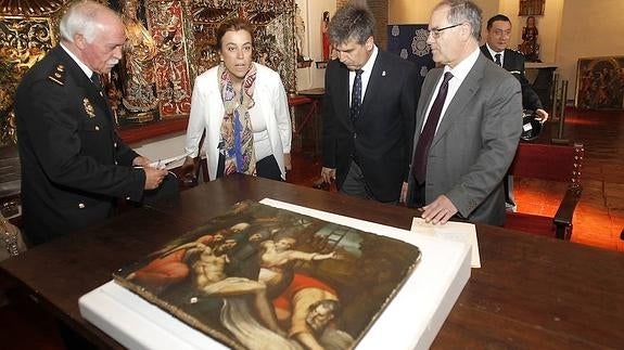 Cosidó entrega a la Diócesis una tabla del siglo XVI desaparecida de la parroquia de Lantadilla