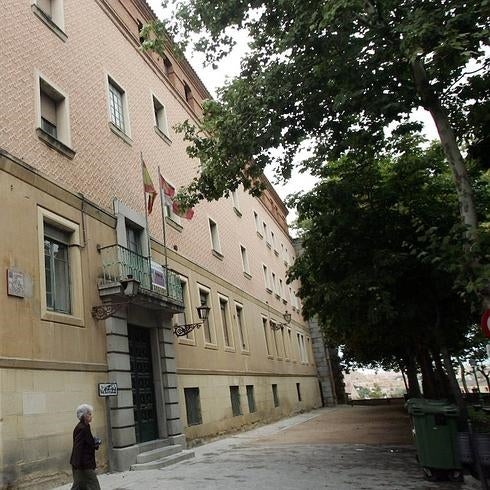 La Plataforma del Policlínico se encomienda a la Defensora del Pueblo