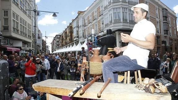 Una muestra de cerámica en la Calle Mayor inicia hoy la Feria Chica de Palencia