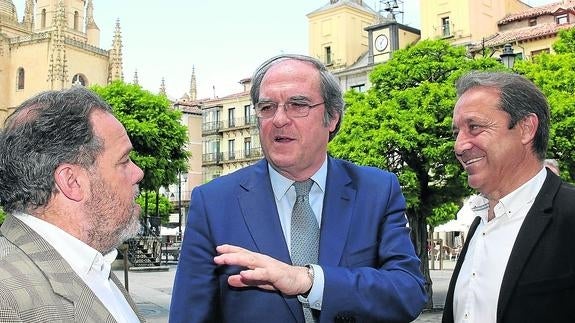 Ángel Gabilondo advierte de que «es muy fácil hacer mal los pactos»