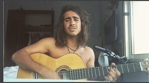 El hijo de Mariló Montero presume de voz en Instagram