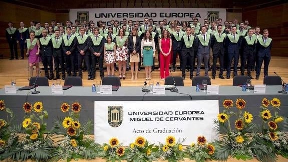 La UEMC celebra la graduación de 261 estudiantes