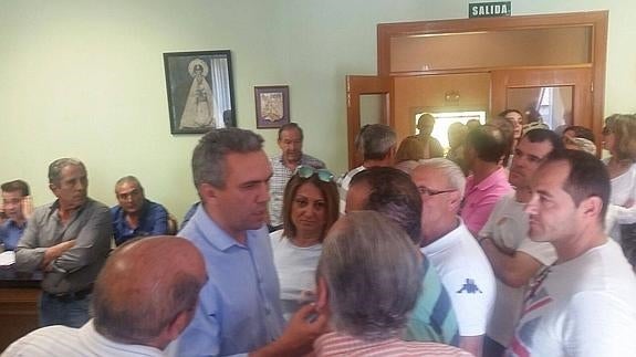 El enfrentamiento vecinal impide el pleno de moción de censura en Valdestillas