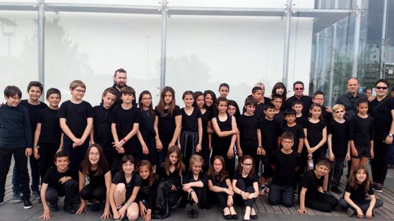 Alumnos de los colegios La Villa y San Gil participan en el proyecto Cantania