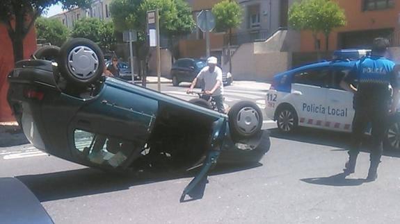 Un herido tras un impactante accidente en la Calle Bordadores
