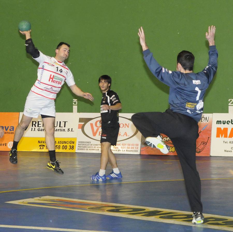 Carlos Villagrán seguirá en el Viveros Herol BM Nava