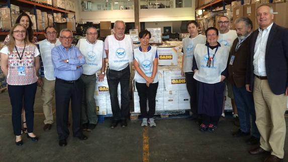 Gadis entrega productos al Banco de Alimentos de Palencia