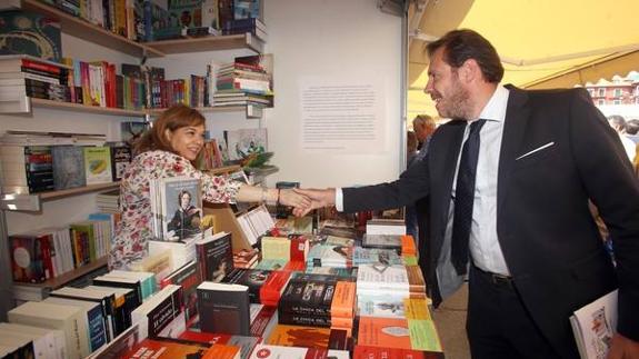 Puente inaugura una "histórica" Feria del Libro de Valladolid