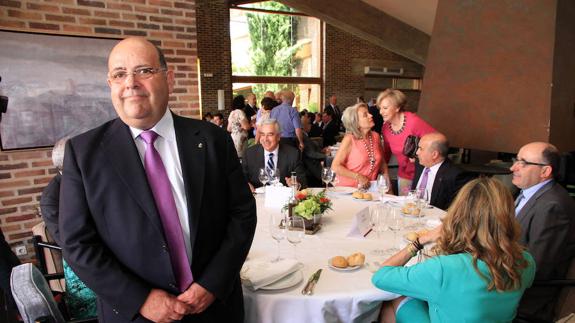 Calurosa despedida al coronel de la Guardia Civil